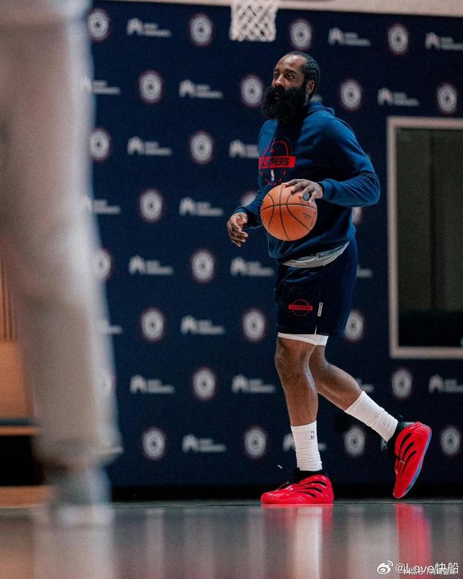 快船主帅赞誉年轻队员，期待更多表现(快船现任主教练)