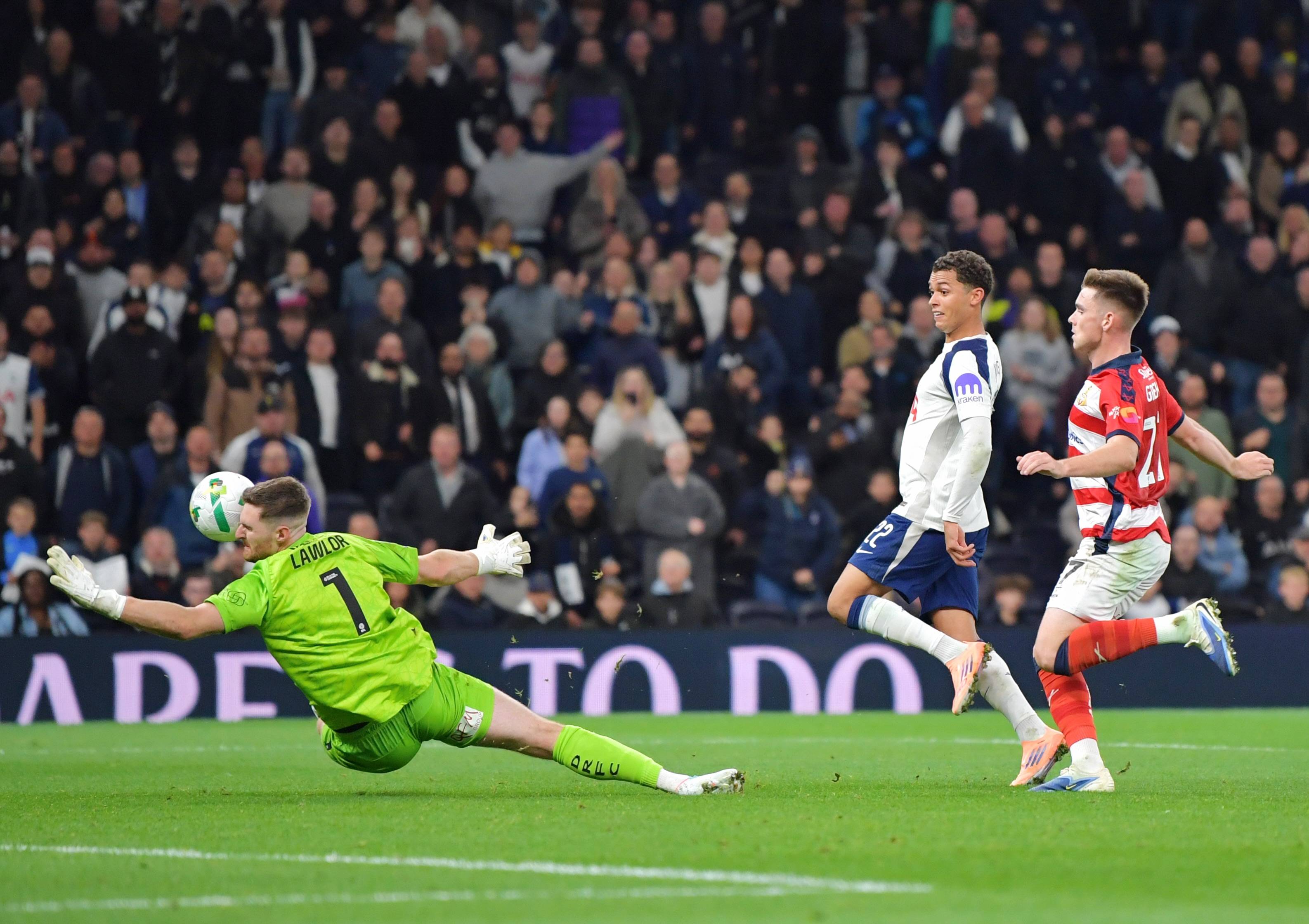 热刺凭借一球小胜,英超积分榜继续领跑了吗